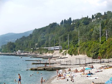 Soçi, Rusya - 18 Ağustos 2006: Bir sahil parçasındaki Kudepsta