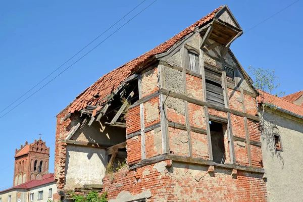 Ruinas de la casa de apartamentos de la construcción alemana. Zheleznodorozhny, región de Kaliningrado —  Fotos de Stock