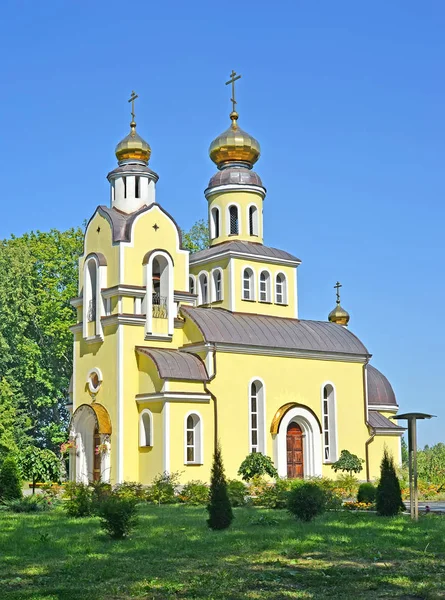 Biserica Sfinţilor Apostoli Petru şi Pavel. Zheleznodorozhny, regiunea Kaliningrad — Fotografie, imagine de stoc