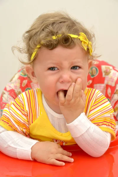 Retrato de la niña de un año llorando — Foto de Stock
