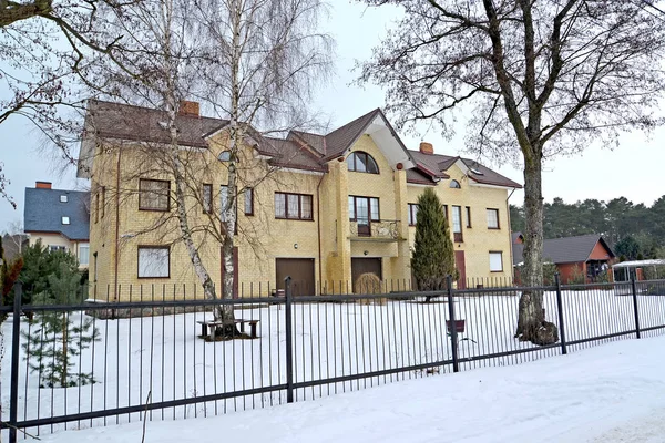 The guest house in winter day. Kaliningrad region — Stock Photo, Image