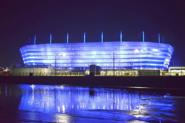 Kaliningrad, Rusya - 21 Mart 2018: 2018 Dünya Kupası Oyunlar holding için Baltık Arena stadyumu evenig aydınlatma kısmi eklenmesi