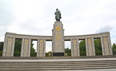 Berlin, Almanya - 12 Ağustos 2017: Memorial Tirgarten düşmüş Sovyet Askerllerin