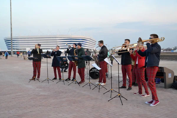 カリーニング ラード、ロシア - 2018 年 4 月 11 日: バルト海アリーナ スタジアムの真鍮管楽器行為のアンサンブル — ストック写真