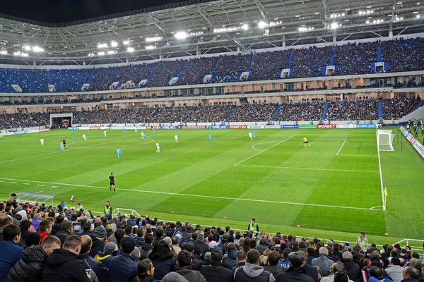 Kaliningrad, Rusya - 11 Nisan 2018: Baltika takımları - Krylja Moskova arasında bir futbol maçı. Baltık Arena stadyumu