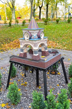 Kaliningrad, Rusya - 19 Ekim 2019: Nicholas Zafer Kapısı Vladivostok. South Park yerleşimi. Mimarlık Tarihi Minyatür Parkı