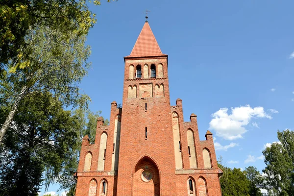 Fragment kostela budovy na počest úvodu do kostela požehnané Panny Marie (1907). Vesnice Timofeevo, Kaliningradská oblast — Stock fotografie