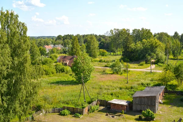 Timofeeva köyünün yaz manzarası kuş uçuşu yüksekliğinden. Kalininingrad bölgesi — Stok fotoğraf