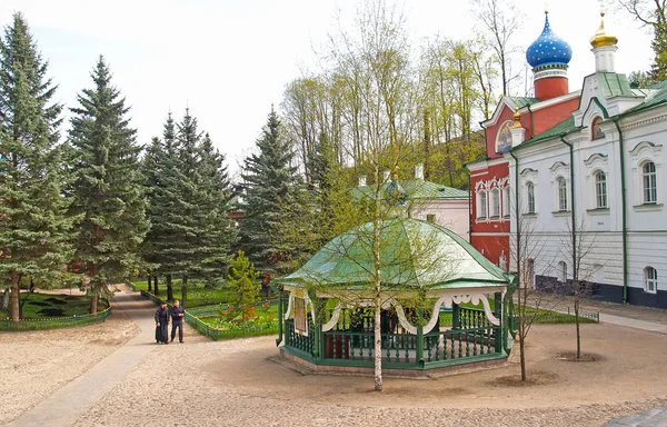 PECHORY, RUSSIA - MAY 09, 2010: Territory of Pskovo-Pechorsky Saint-Assumption male monastery. Pskov region — Stock Photo, Image