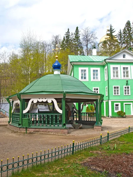 Holy source of the Pskovo-Pechorsky Saint-Assumption male monastery. Pskov region — Stock Photo, Image