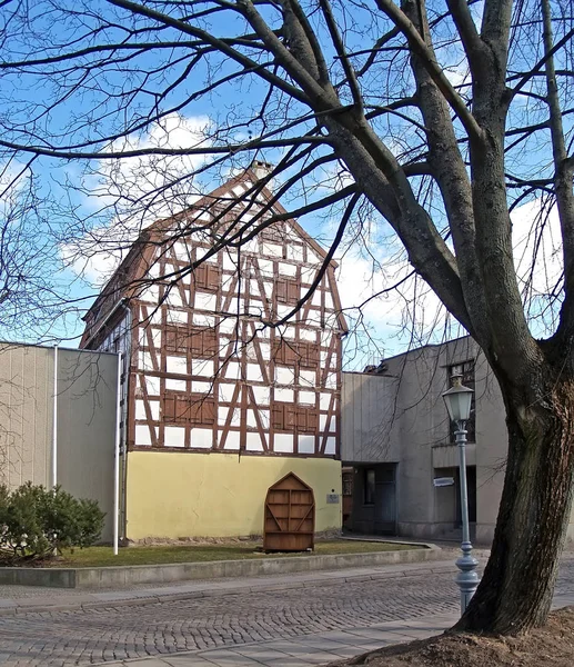 KLAIPEDA, LITUANIE - 14 MARS 2012 : Bâtiment de la Galerie Baroti un jour de printemps — Photo