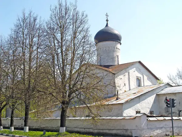 コズマ教会とプリモスティアとダミアン教会。プスコフ — ストック写真