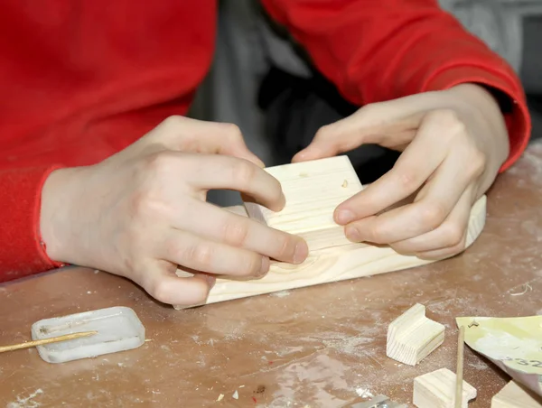 Child Glues Part Workpiece Children Master Class Manufacturing Wooden Ship — Stock Photo, Image