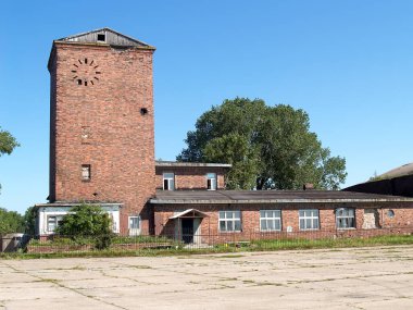 Eski Alman havaalanı Noitif 'in uçuş kontrol noktası. Baltiysk, Kalininingrad bölgesi