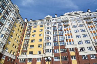Yeni yerleşim yeri, aşağıdan görüş. Zelenogradsk, Kaliningrad bölgesi