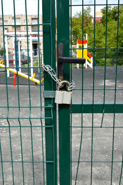 Entrada Para Parque Infantil Está Fechada Para Castelo Durante Epidemia — Fotografia de Stock