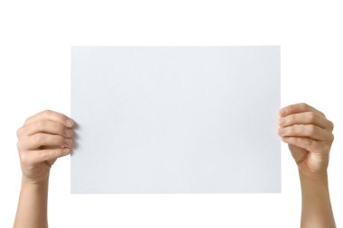 boş kağıt izole tutan el