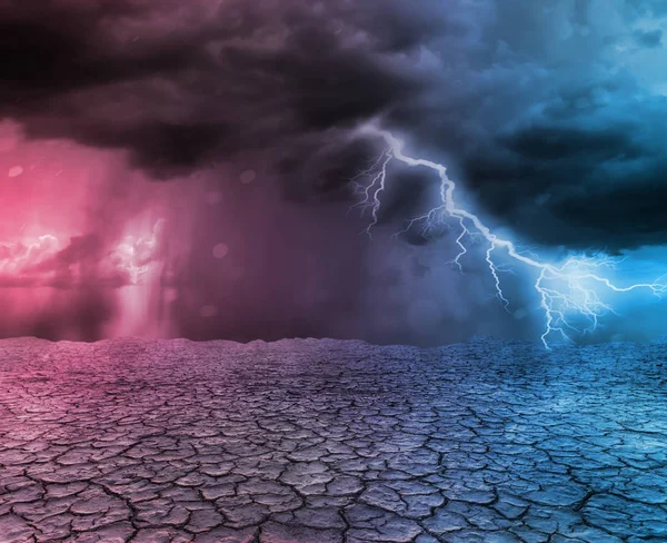 Storm and thunder in desert — Stock Photo, Image