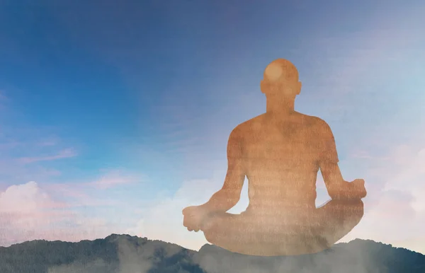 Hombre practicando yoga al aire libre — Foto de Stock