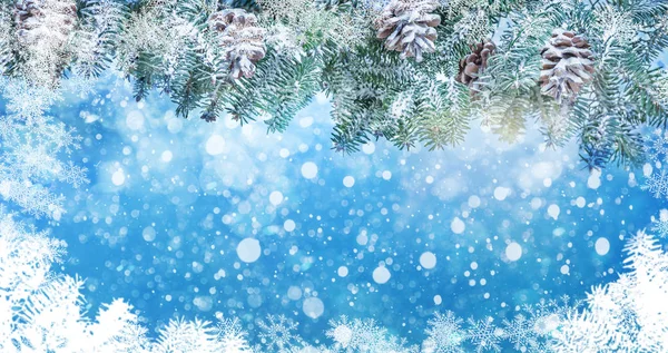 Fondo de Navidad con nieve, ramas de abeto y copos de nieve orna —  Fotos de Stock
