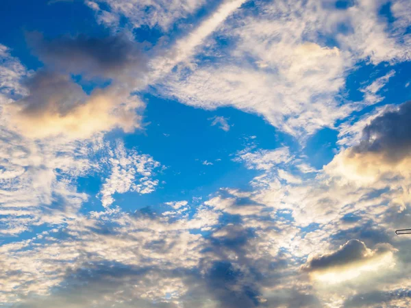험준 한 구름낀 하늘 — 스톡 사진