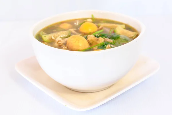 Тайська кухня гарячий гострий курячий суп — стокове фото