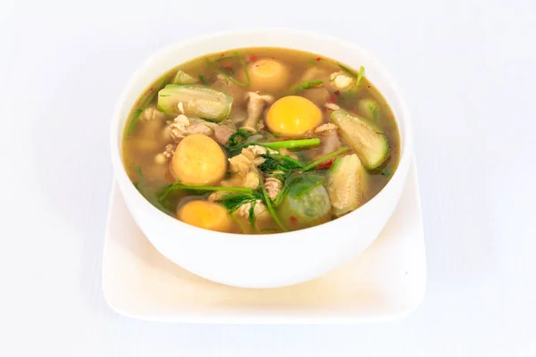 Cuisine thaïlandaise soupe de poulet épicée chaude — Photo