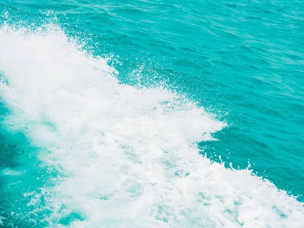 Розщеплення Води Синьому Бірюзовому Морському Фоні — стокове фото