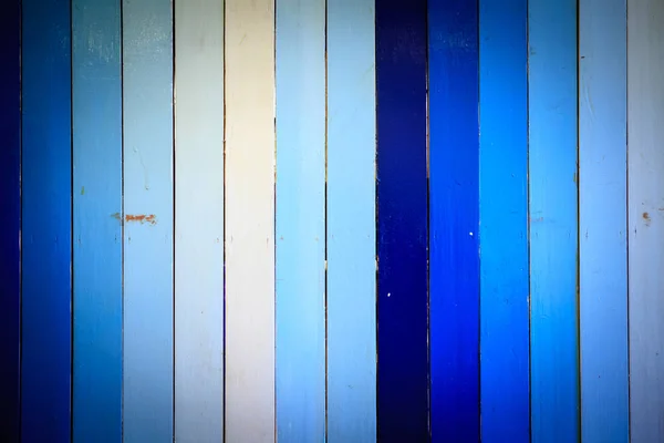 Azul listrado prancha fundo de madeira — Fotografia de Stock