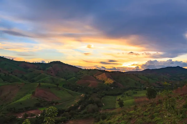 Crepúsculo tempo na montanha — Fotografia de Stock