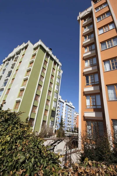 Newly built modern apartment blocks — Stock Photo, Image