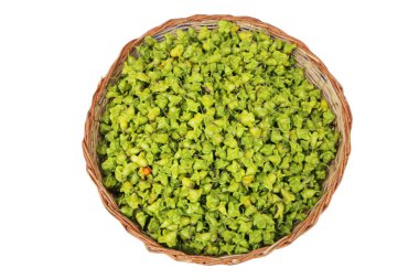 Sepet içinde küçük yeşil biber