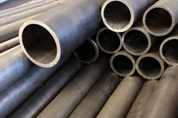 Producción de tubos de acero en la fábrica — Foto de Stock