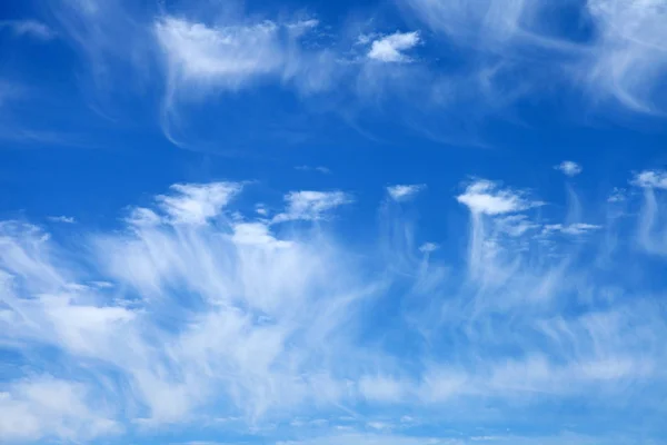 Hermoso cielo con nube blanca — Foto de Stock