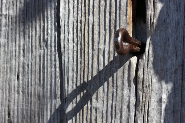 Vecchia porta di legno primo piano — Foto Stock