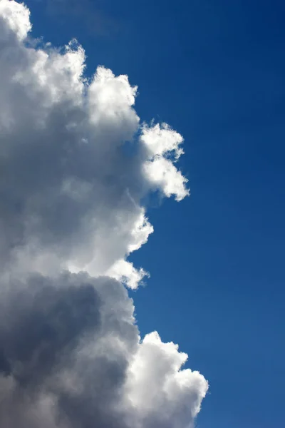 Hermoso cielo con nube blanca — Foto de Stock