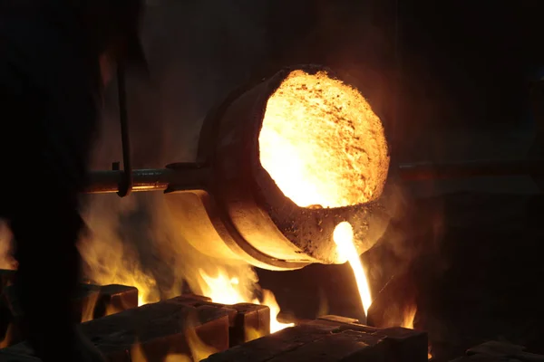 液态的熔钢铁工业 — 图库照片