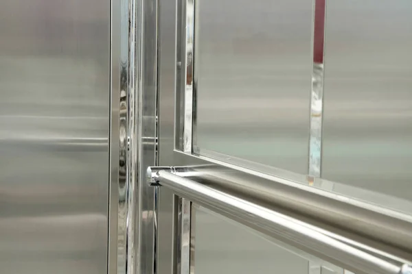 Новая современная кабина лифта — стоковое фото