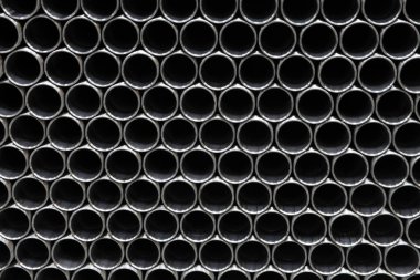 Yeni imal edilmiş çelik borular 