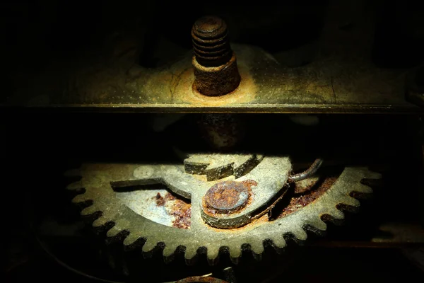 Rusty klocka Wheel bakgrund — Stockfoto