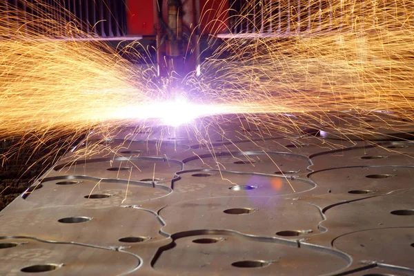 Endüstriyel lazer ile kıvılcım   