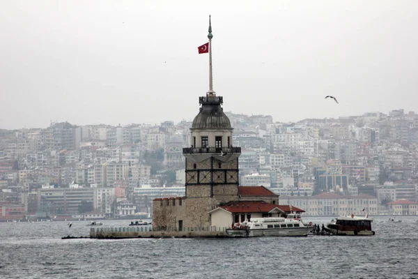 Maiden's Tower in Istanbul, Turkey — Stock Photo, Image