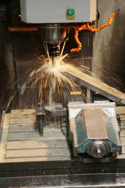 CNC maskin fabrik tillverkning — Stockfoto