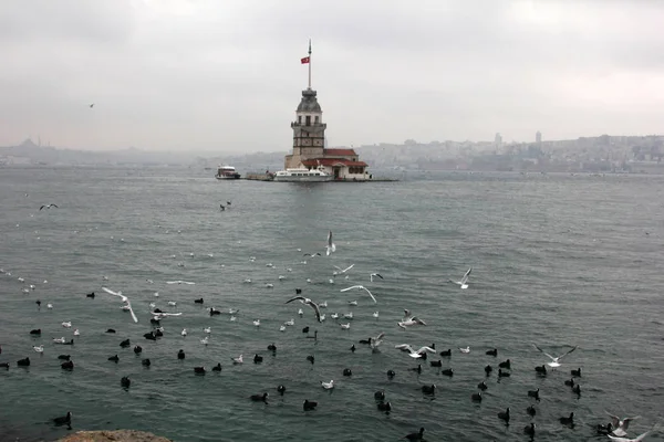 Maiden's Tower in Istanbul, Turkey — Stock Photo, Image