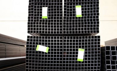 yığılmış yeni metal profiller