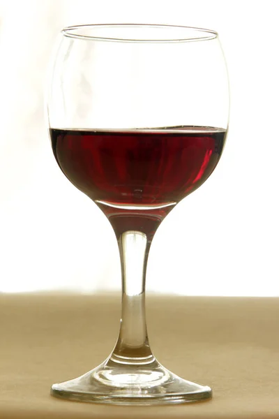 Rotwein im Glas — Stockfoto