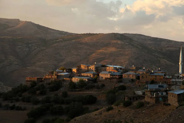 Köyde günbatımı Konya-Türkiye — Stok fotoğraf