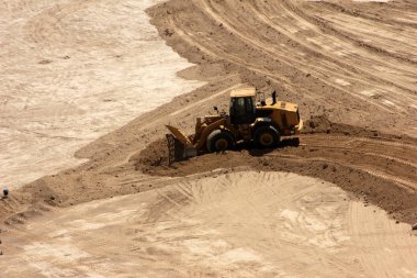 İnşaat alanında, çalışma kovalar 