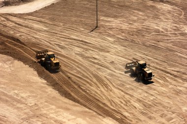 İnşaat alanında, çalışma kovalar 