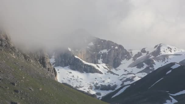 時間の経過霧と山の風景 — ストック動画